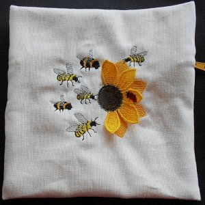 LS-Bienen-FSL-Sonnenblume-Taeschchen.jpg