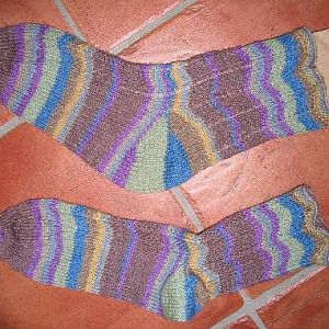 Wellenzacken-Socken