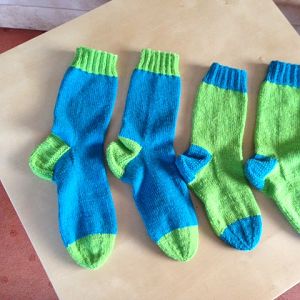 Zweifarbige Socken