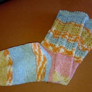 Juli-Socken aus dem Strickklub