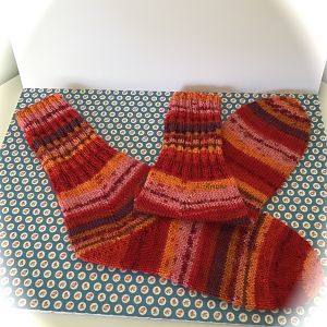 Socken mit kleinem Muster