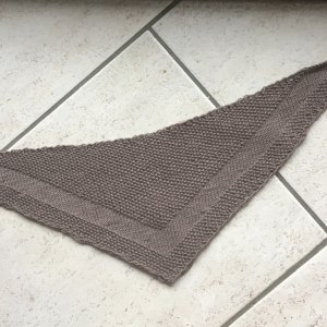 Triangular shawl LUTA