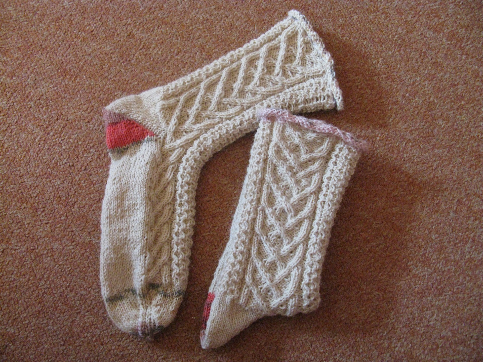 Aranmuster Socken