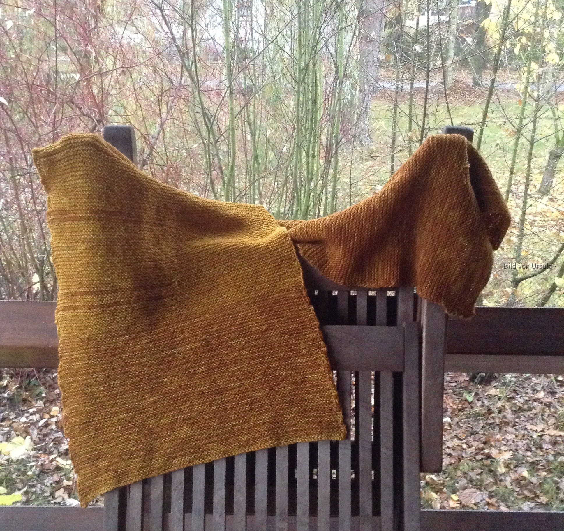 Schal aus handgefärbter Wolle