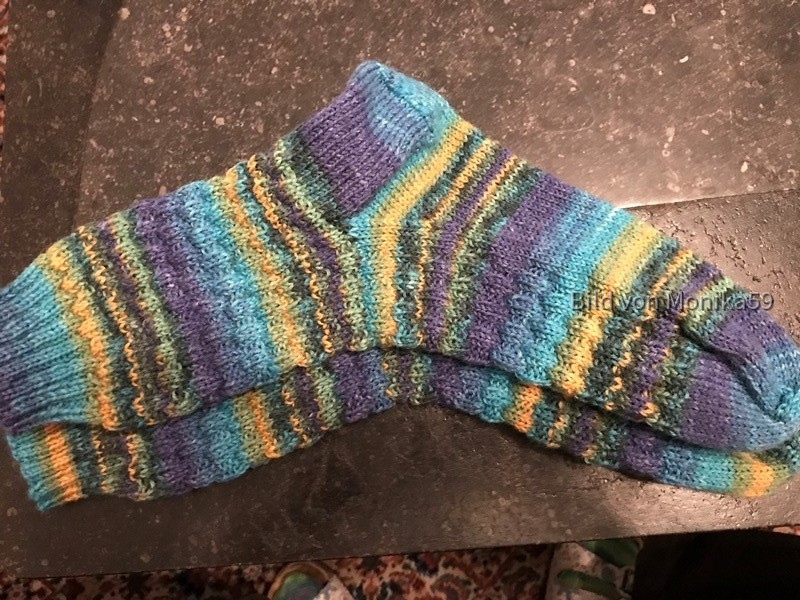 Socken aus Opal-Abo-Wolle Muster Minecraft