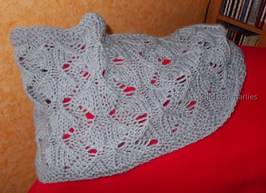 twisted willow cowl